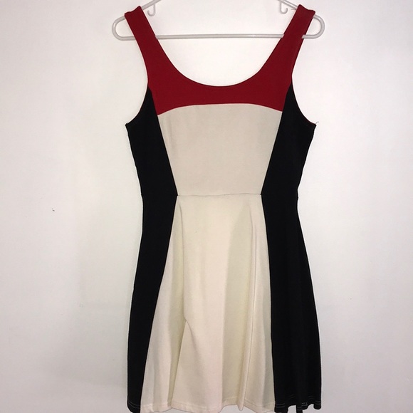 Black white and red Express fit and flare dress - Picture 1 of 4